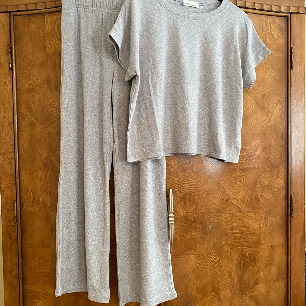 ZENANA 2 piece Gray Loungewear Set Size Medium